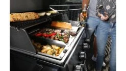 Broil King Crown 490 BBQ - Free Cover -Barbecue Store BK Crown20490 Lifestyle 04 1000x563 1