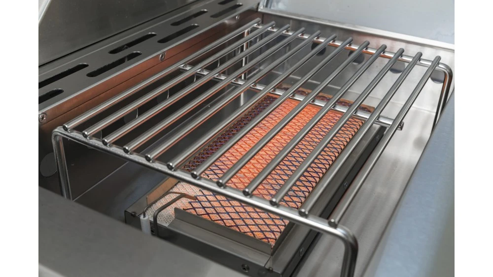 Whistler Grills Bibury 4 Gas BBQ With Free Cover And Rotisserie 9 Whistler Grills Bibury 4 Gas BBQ With Free Cover And Rotisserie - Image 7